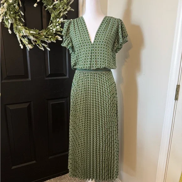 Max Studio Dresses Max Studio Green Patterned Womens Pleated